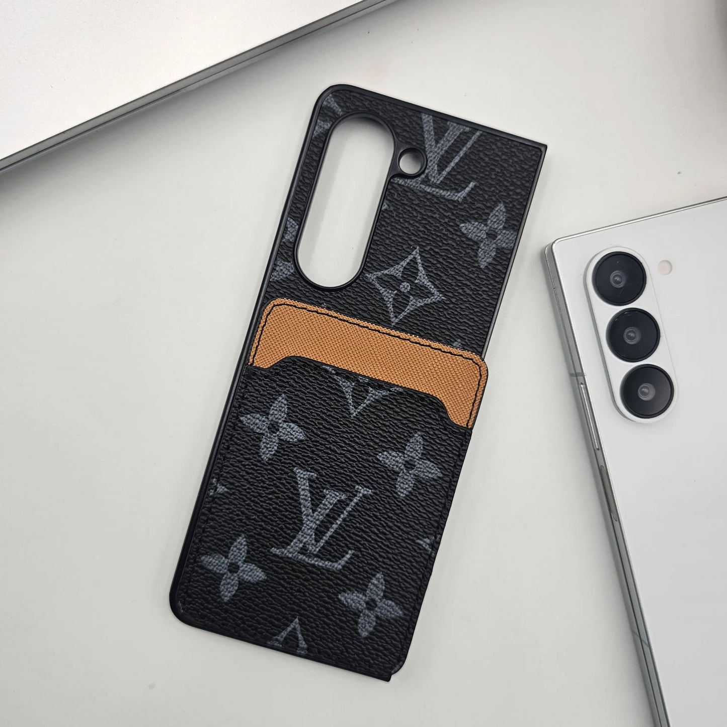 Elegant Fabric Pattern Case for Galaxy Z Fold – Haute Couture Style