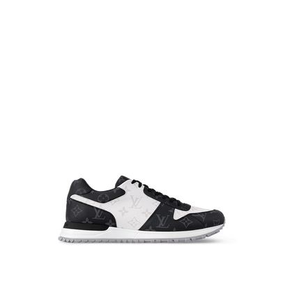 Sneaker Run Away - #1