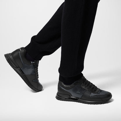 Sneaker Run Away - #6