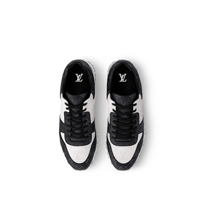 Sneaker Run Away - #1