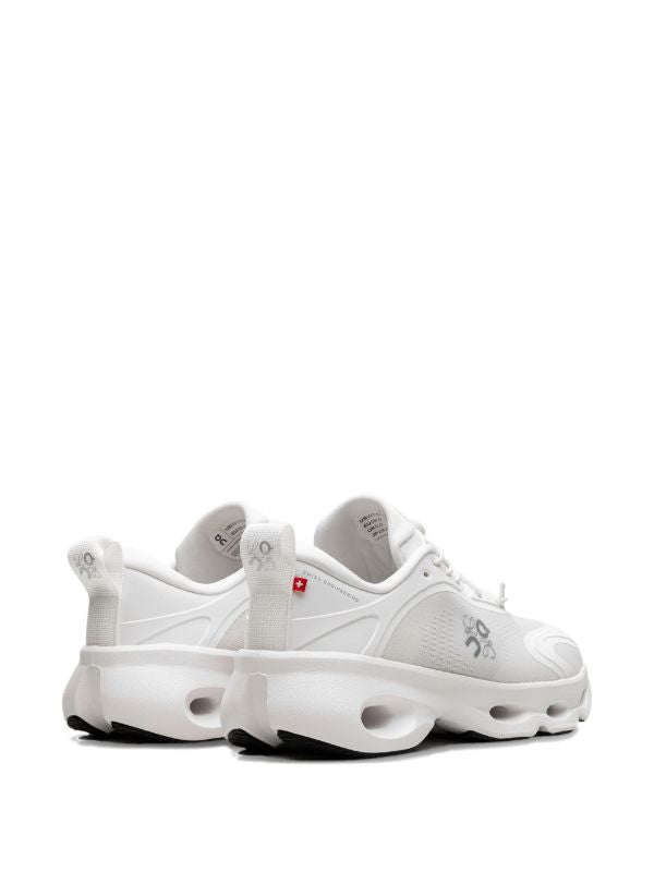 On Running Cloudsolo Loewe Withe Light Grey