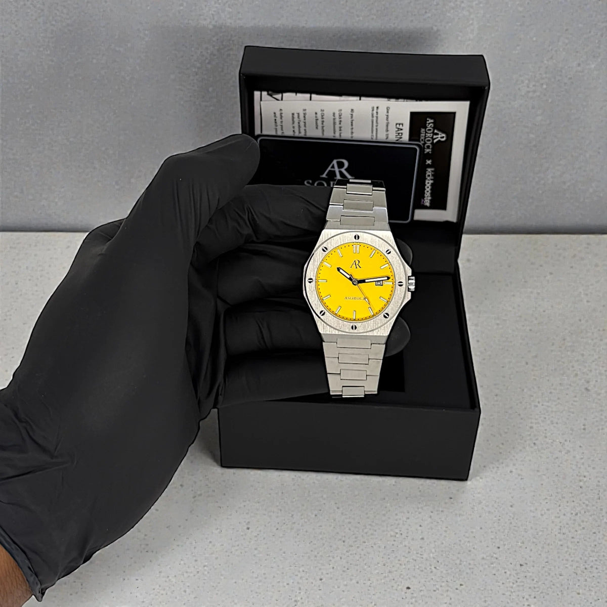 Silver/yellow Mansa