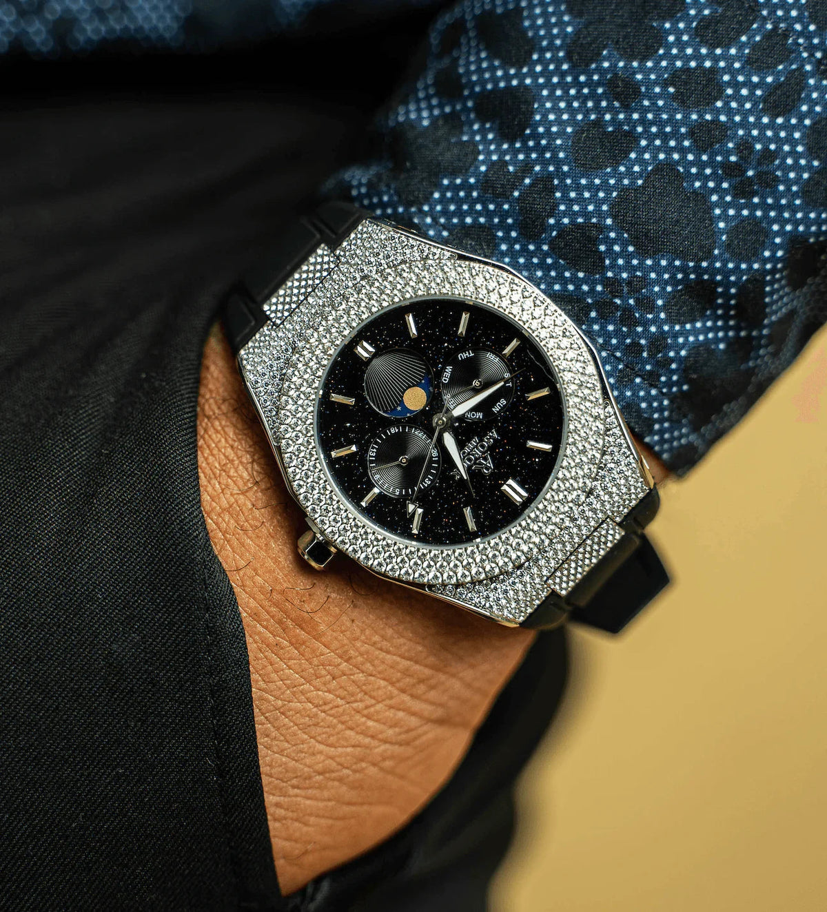 Iced transporter - small diamond bezel - rubber strap